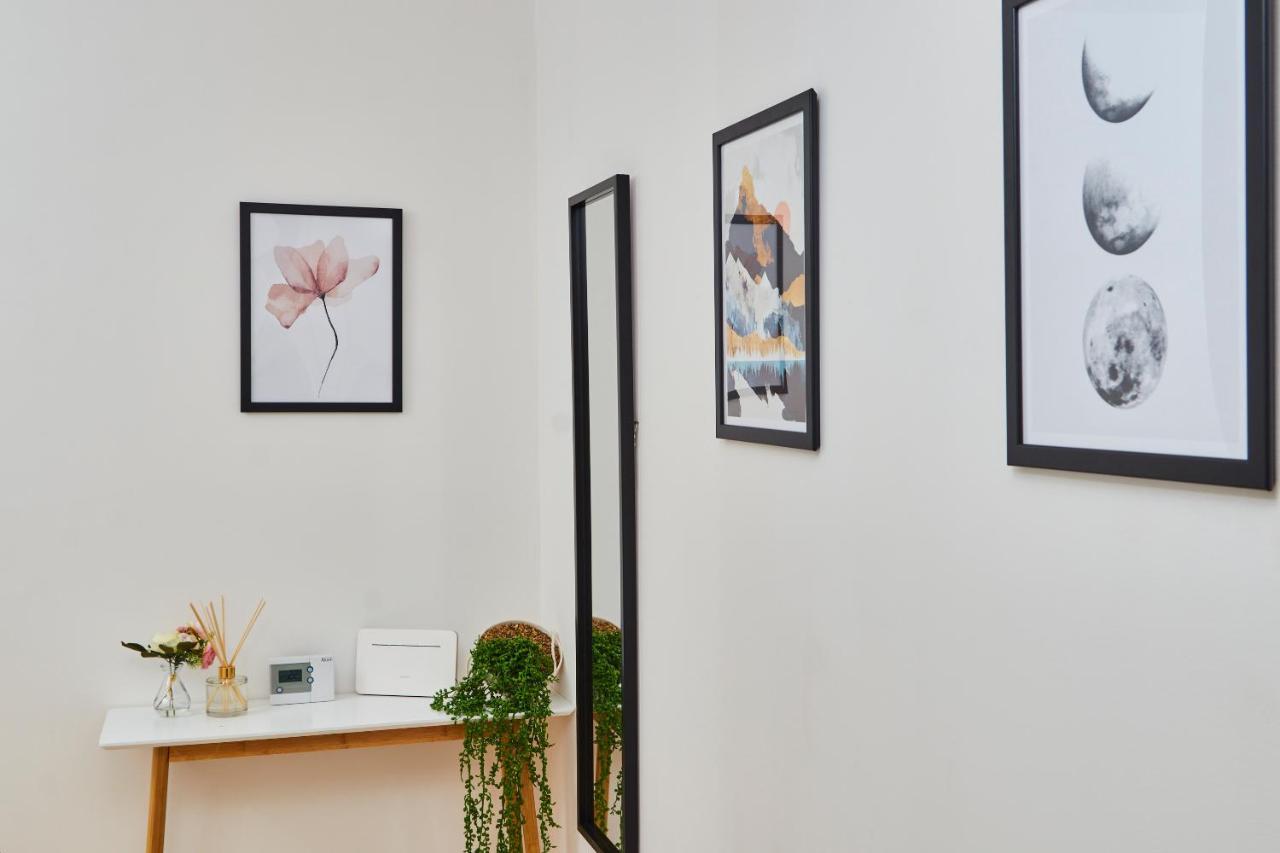 Stunning City Centre 3 Bed, 3 Bath - Sleeps 8! Apartment ลีดส์ ภายนอก รูปภาพ