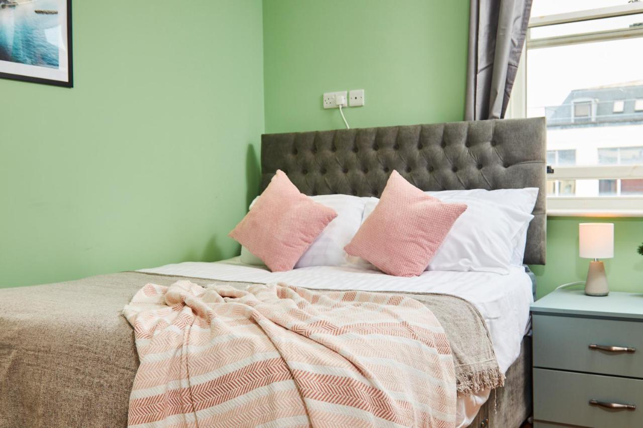 Stunning City Centre 3 Bed, 3 Bath - Sleeps 8! Apartment ลีดส์ ภายนอก รูปภาพ